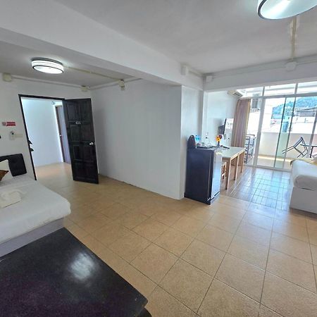 Happy 99 Guest House Patong 외부 사진