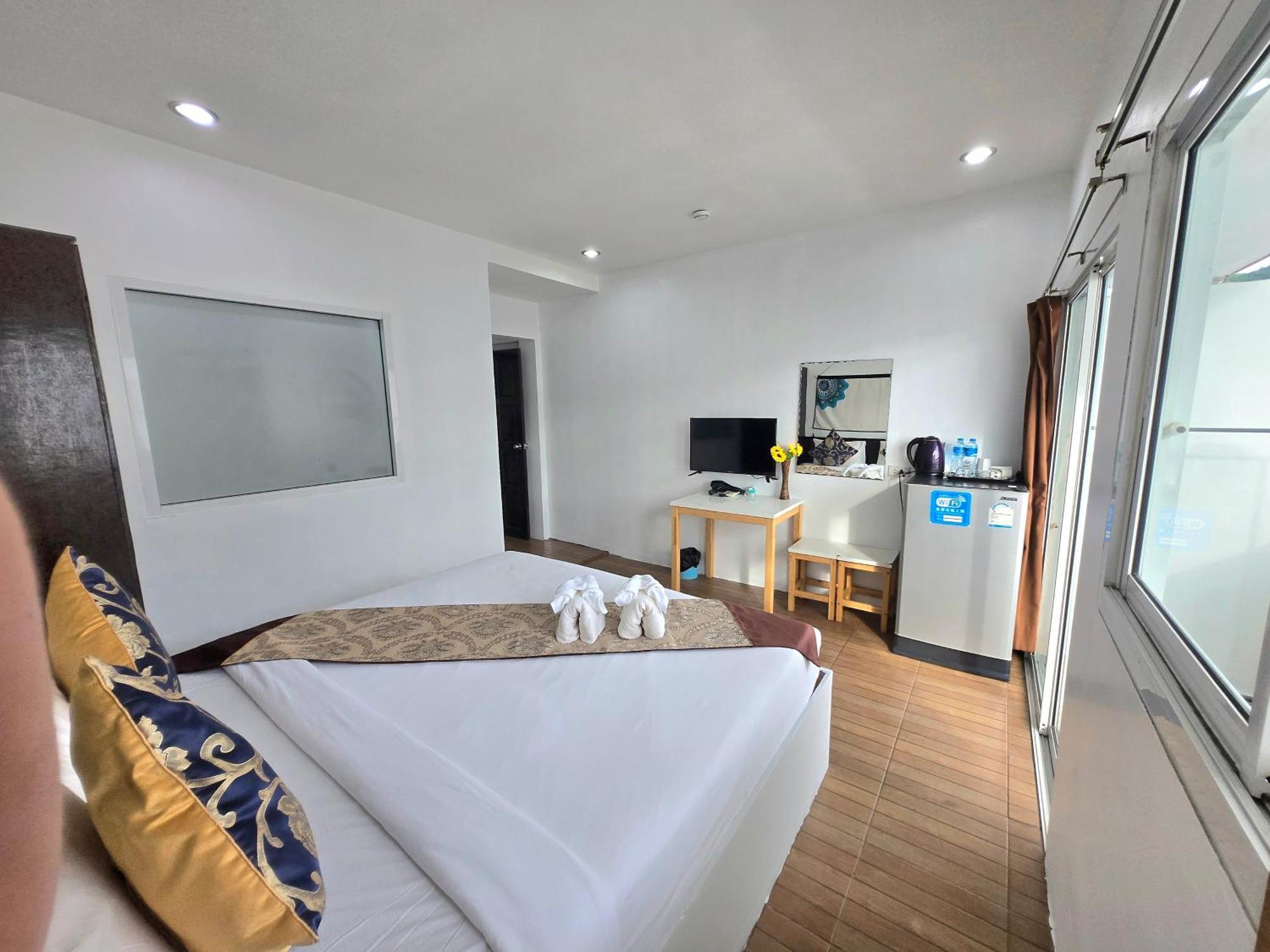 Happy 99 Guest House Patong 외부 사진